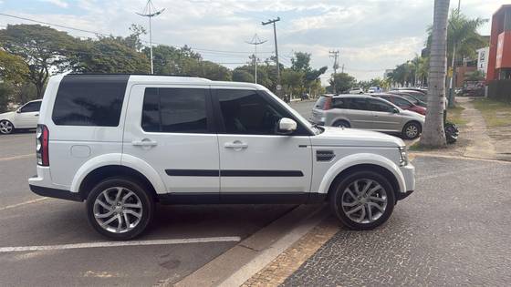 LAND ROVER DISCOVERY 4 3.0 HSE 4X4 V6 24V BI-TURBO DIESEL 4P AUTOMÁTICO LAND ROVER DISCOVERY 4 3.0 HSE 4X4 V6 24V BI-TURBO DIESEL 4P AUTOMÁTICO